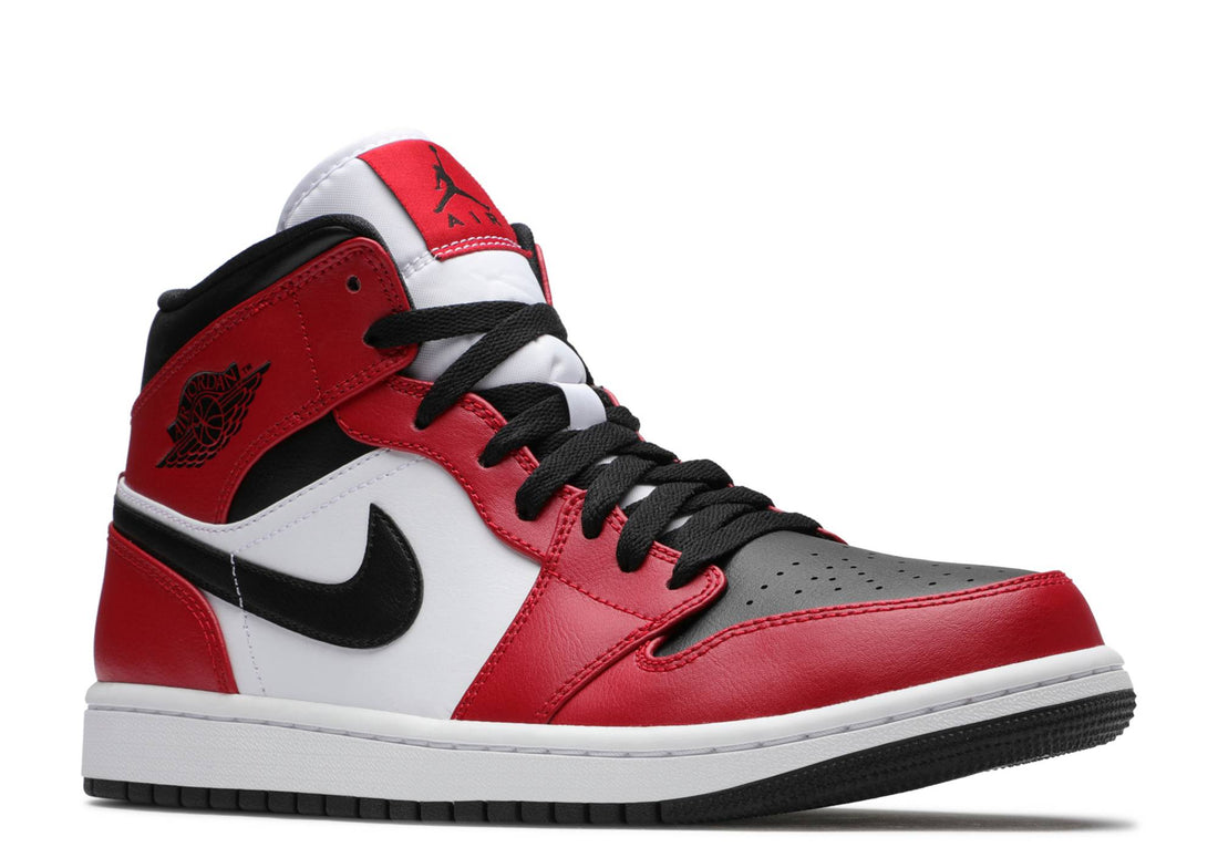 Air Jordan 1 Mid "Chicago Black Toe"