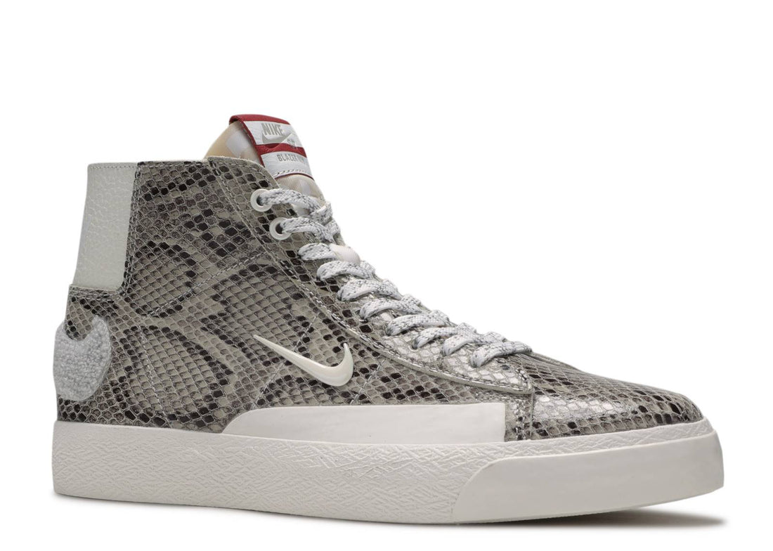 Soulland x Nike SB Blazer Mid QS "FRI.day 03"