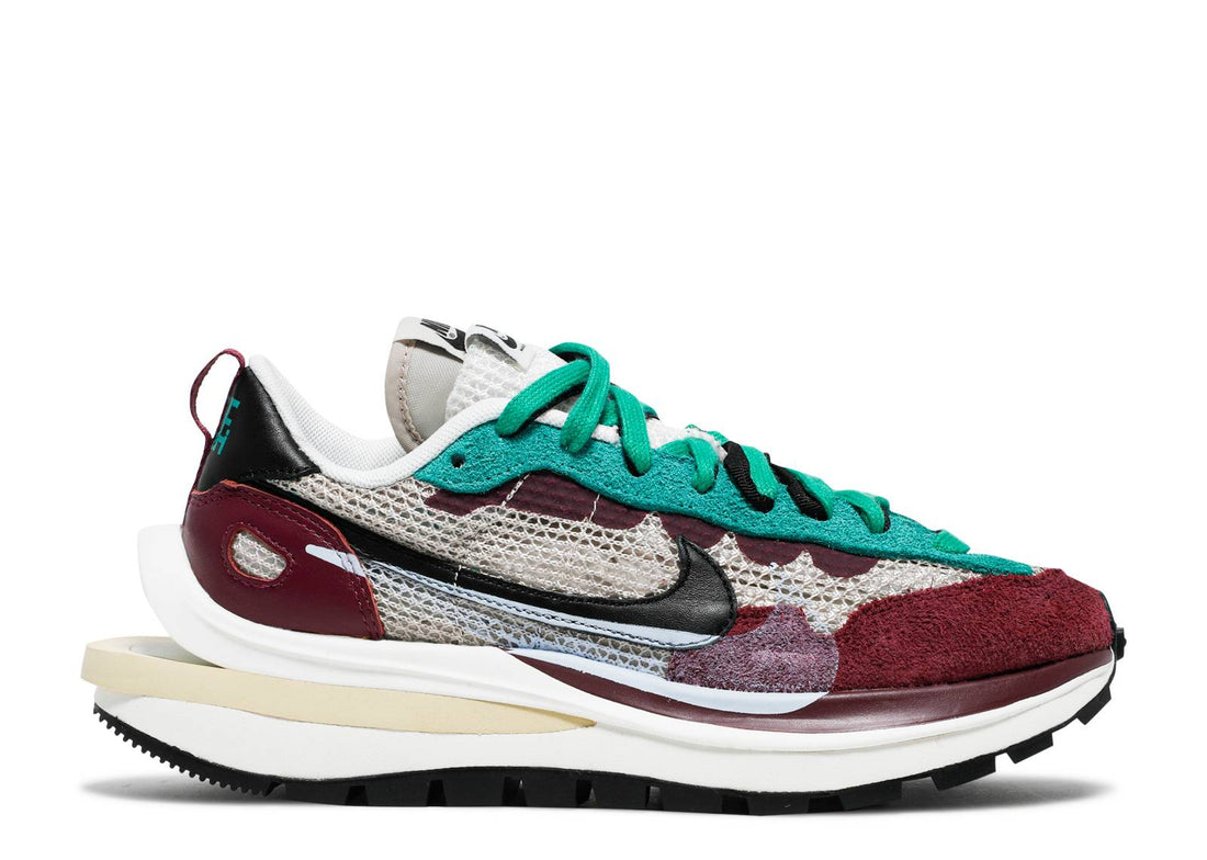 Sacai x Nike VaporWaffle "String/Villain Red/Neptune Green"