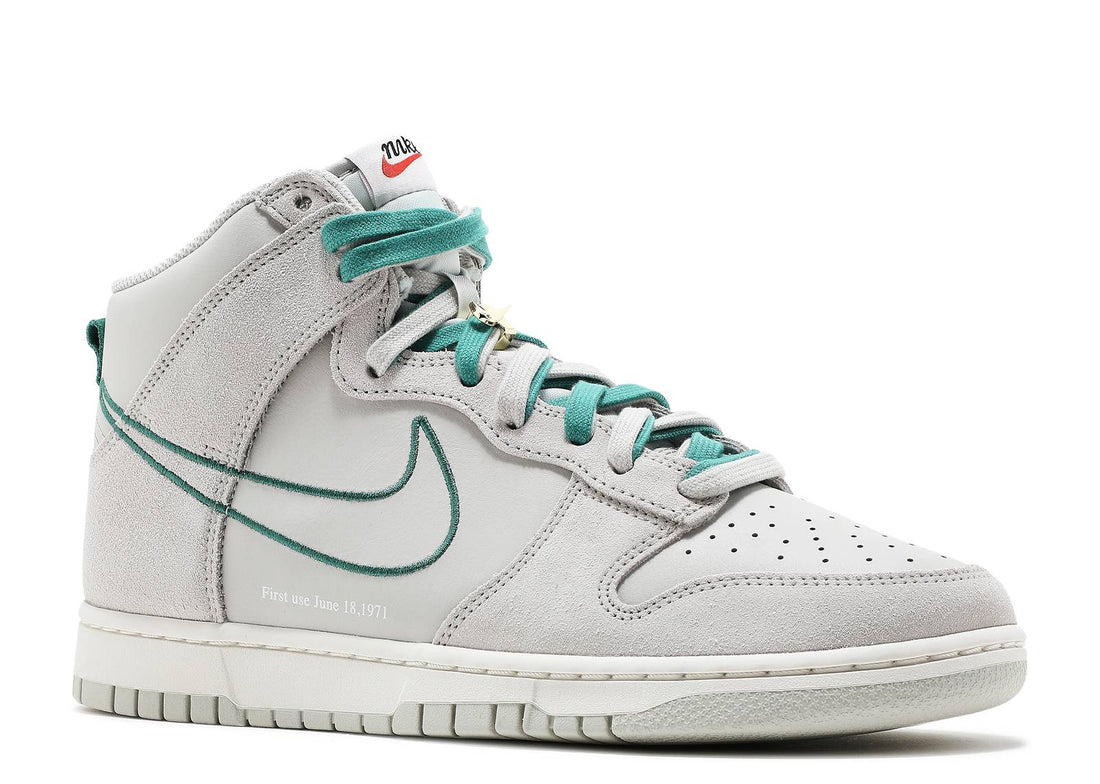 Nike Dunk High SE "Sail/Green Noise"