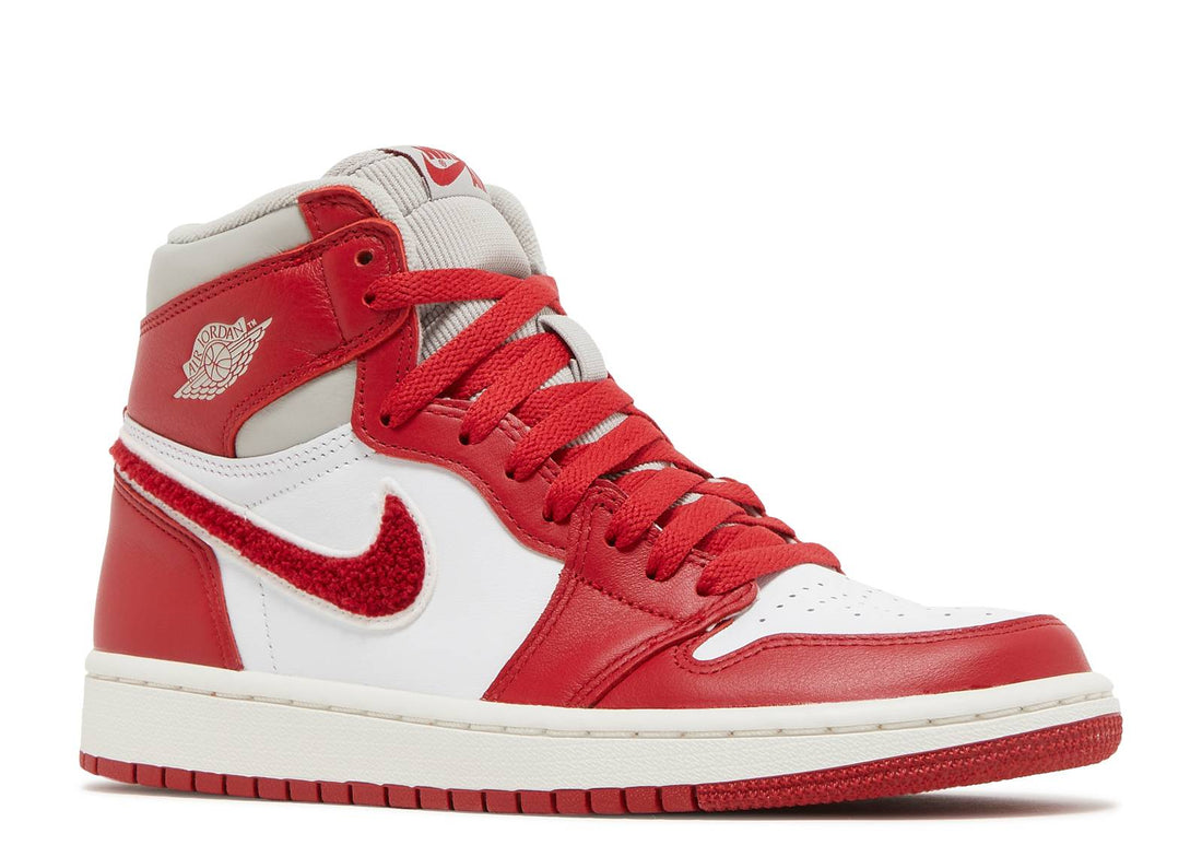 Air Jordan 1 Retro High OG WMNS "Chenille/Varsity Red"