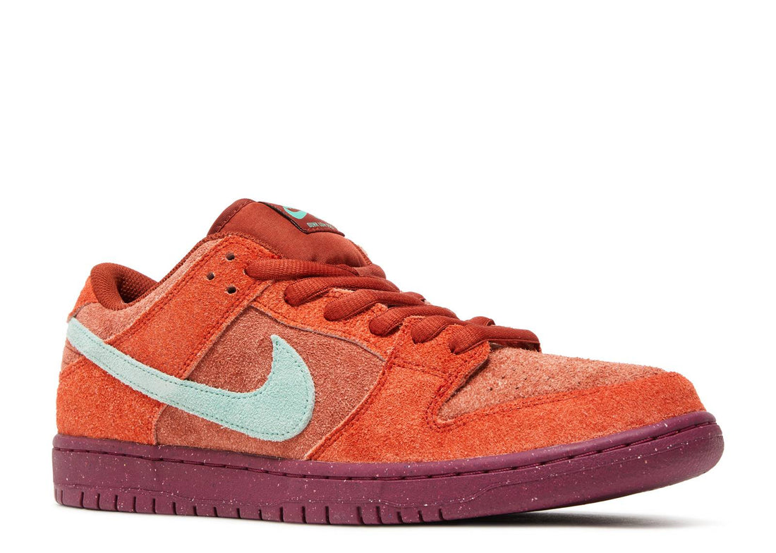 Nike SB Dunk Low Pro PRM "Mystic Red/Rosewood"