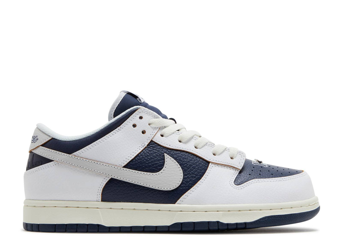 HUF x Nike SB Dunk Low "New York"